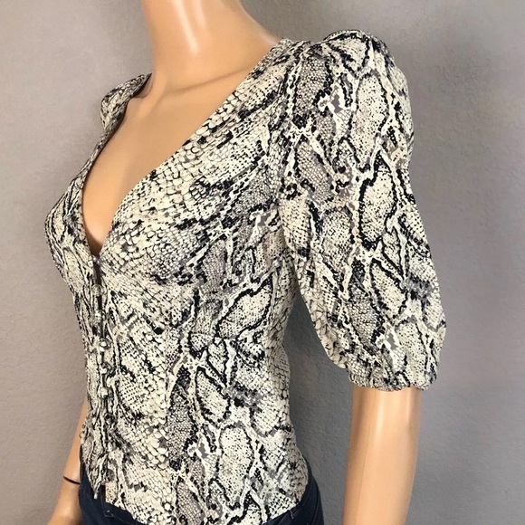 Reformation Eliana Top in Snakeskin - Picture 2 of 2